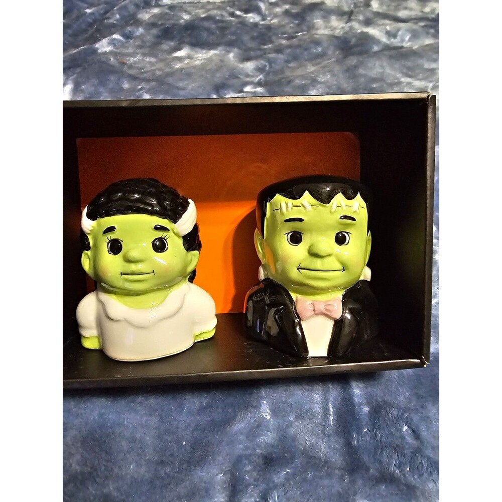 Jack O' Lantern Lane Ceramic Halloween Salt & Pepper Shakers 2pc 3"